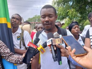 WATEMBEZI WA MIGUU WATEMBEA KUTOKA KIGOMA MPAKA KIZIMKAZI KUMFATA RAIS SAMIA