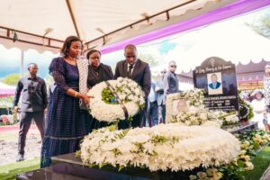 DKT. BITEKO AONGOZA MAELFU KUMZIKA ALIYEKUA MKURUGENZI WA TANESCO MHA.GISSIMA