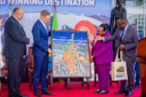 RAIS WA FINLAND ATEMBELEA   MAKUMBUSHO YA TAIFA